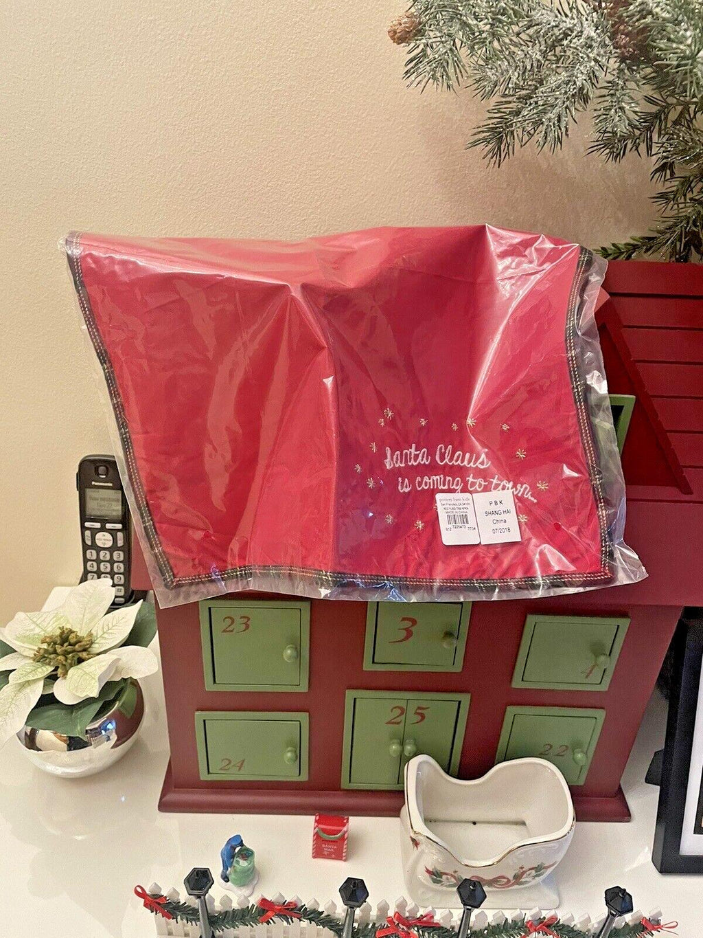 Pottery Barn Santa Plaid Napkin Holiday Christmas party holiday gift nostalgic 1
