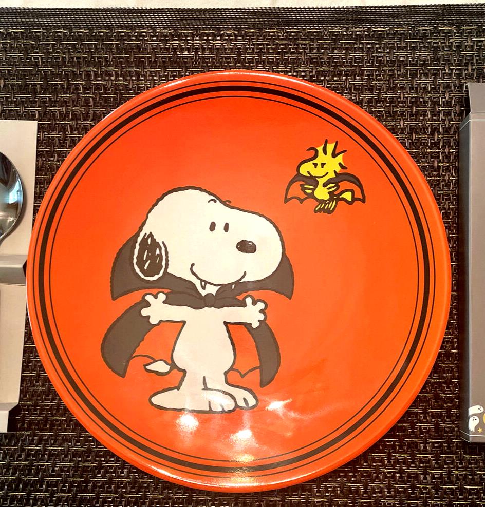 Disney Snoopy Pottery Barn Plate Peanuts Halloween holiday party school m
