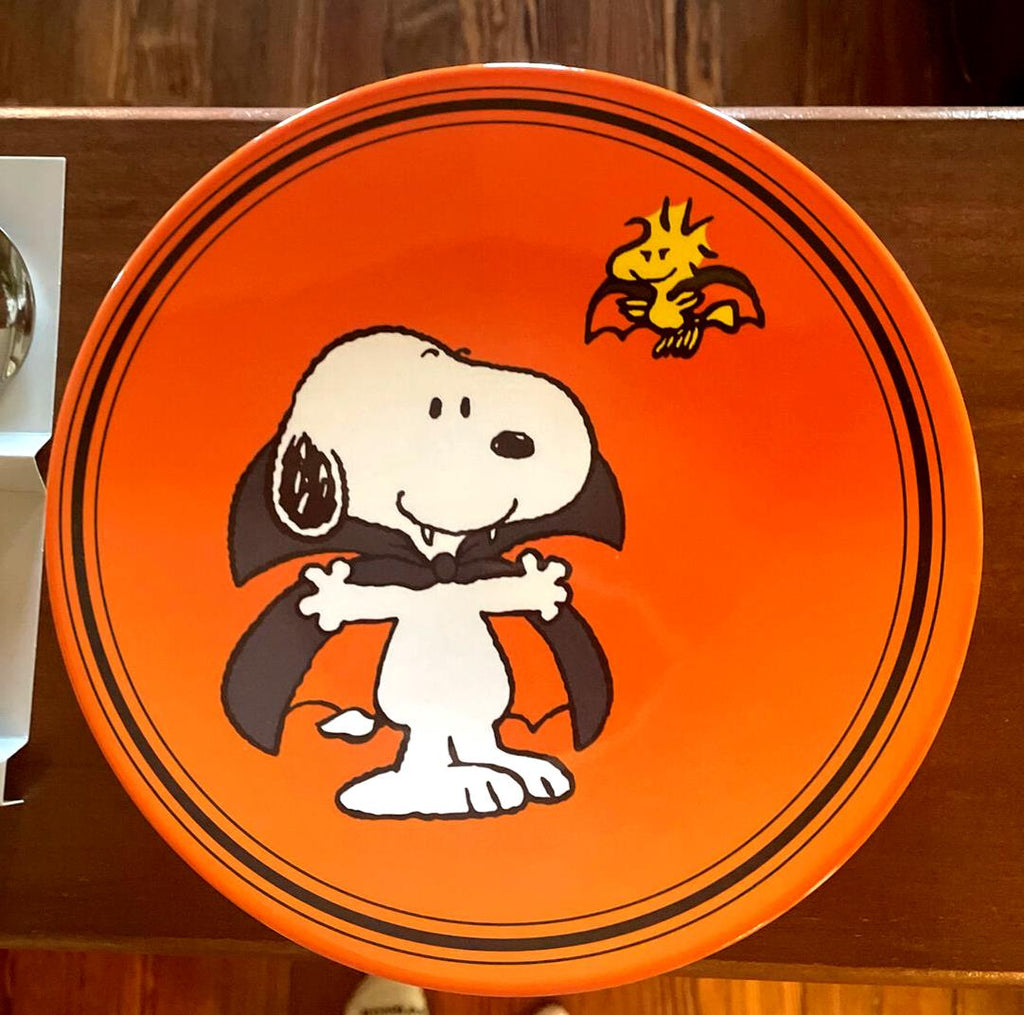 Disney Snoopy Pottery Barn Plate Peanuts Halloween holiday party school m