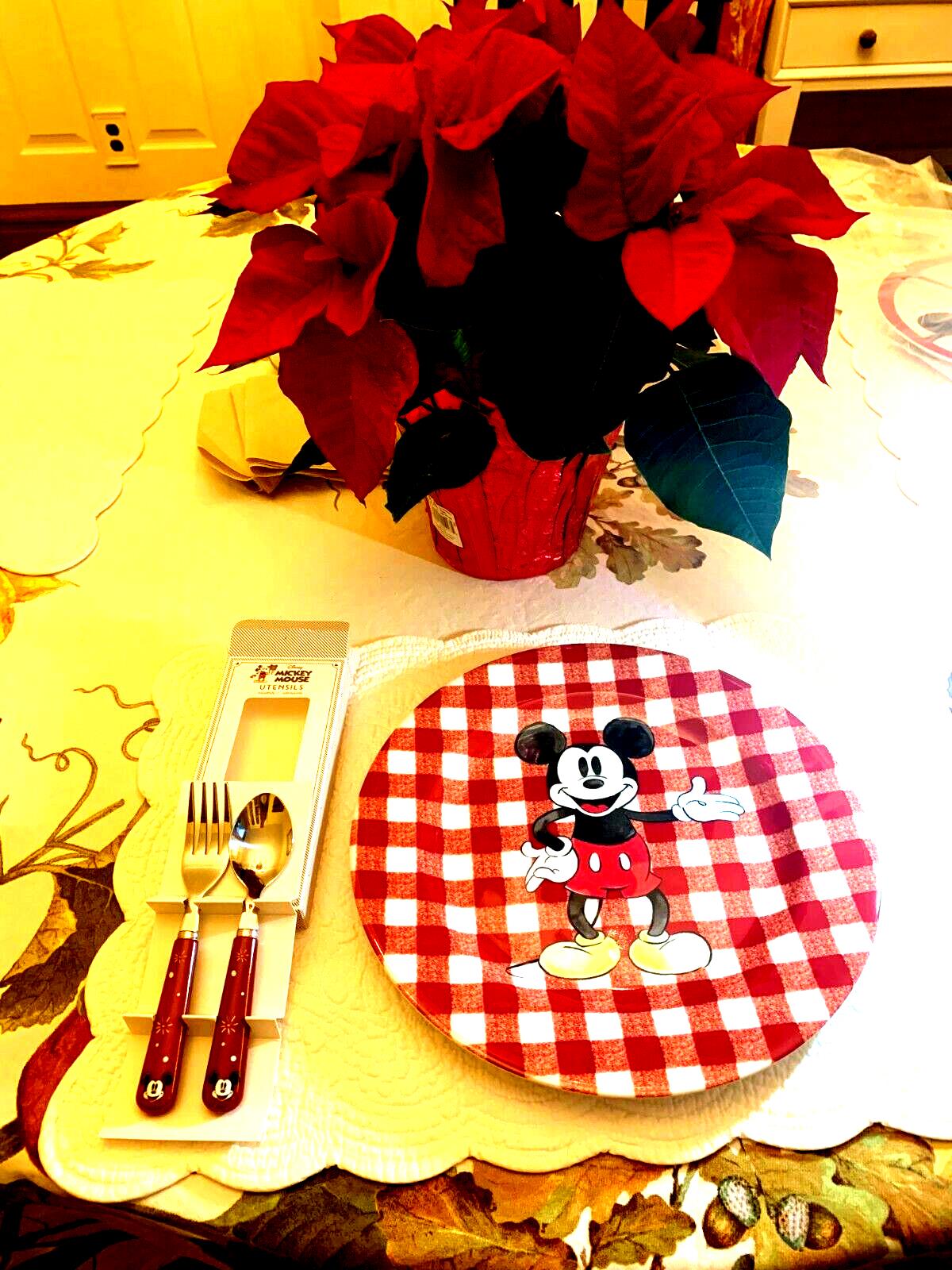 Pottery Barn Mickey Mouse Holiday Disney Christmas Dinner set School Kid gift m