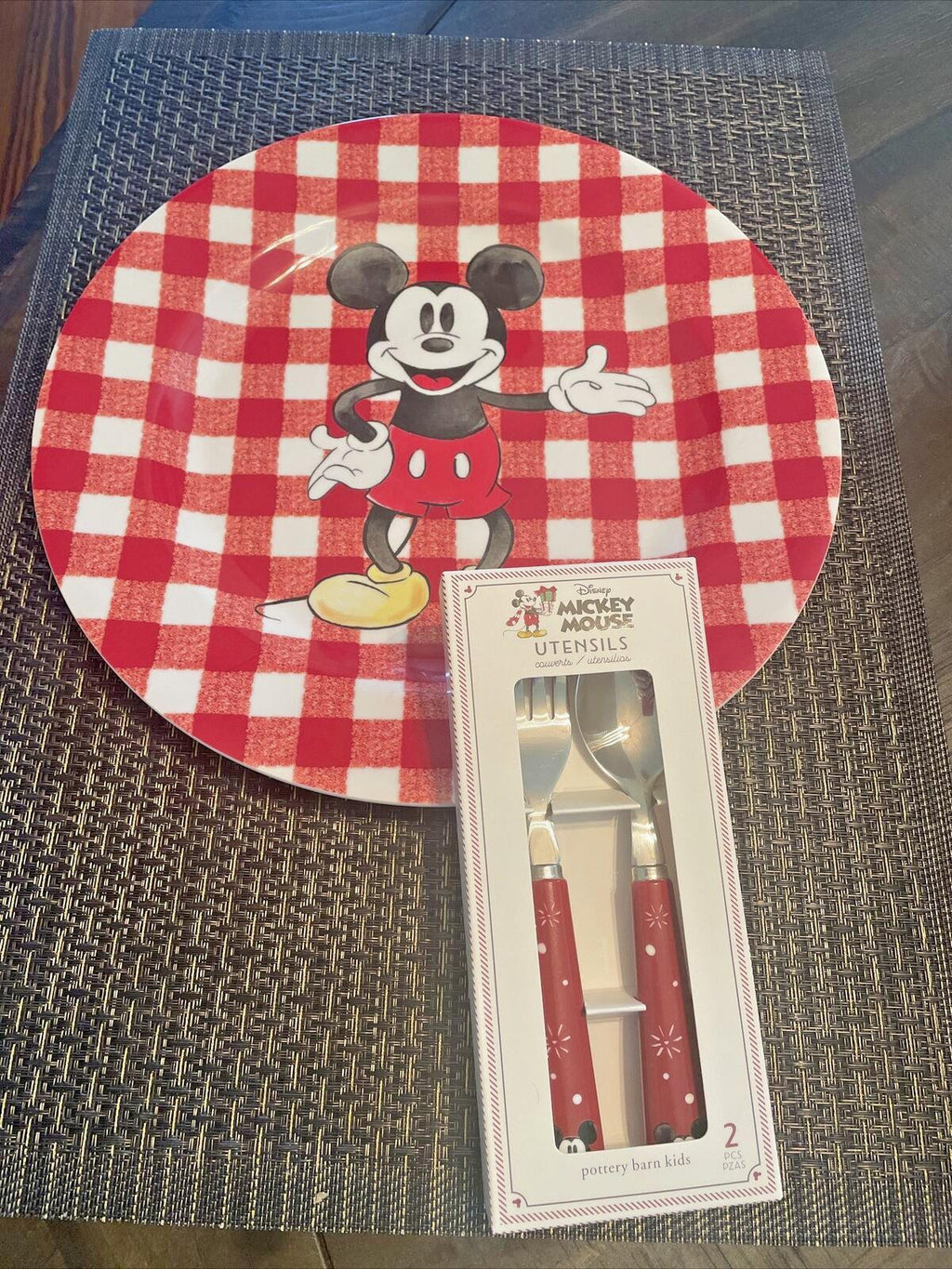 Pottery Barn Mickey Mouse Holiday Disney Christmas Dinner set School Kid gift m