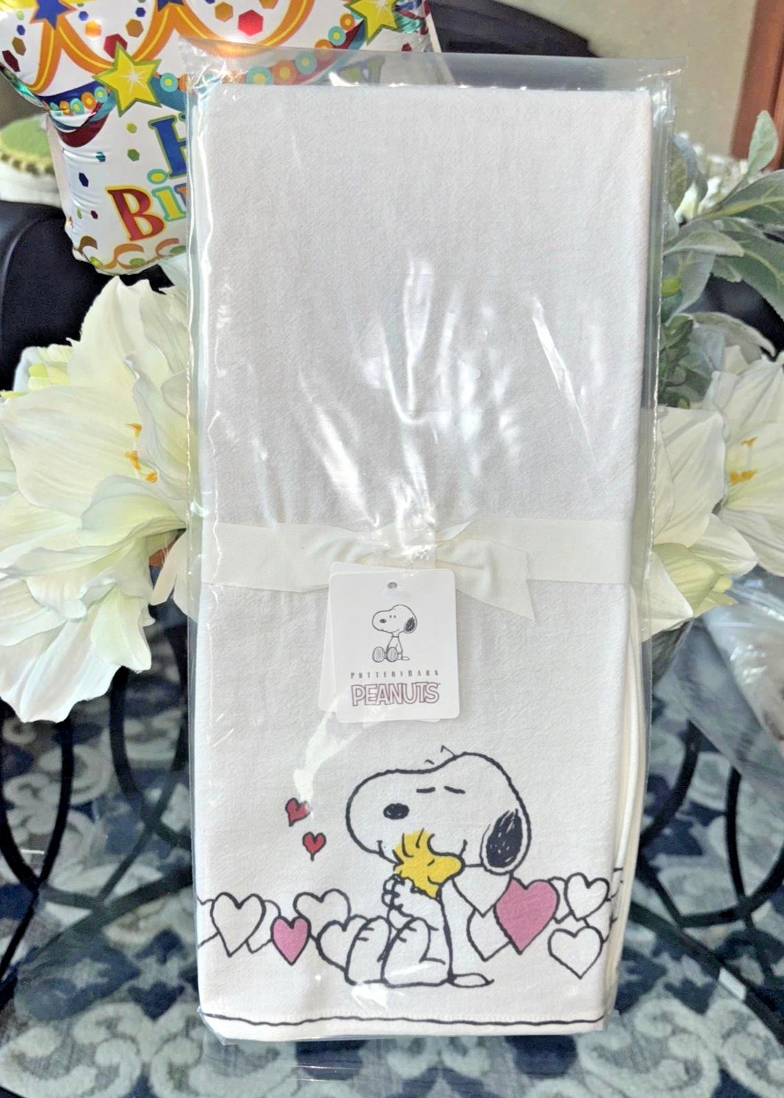 Pottery Barn Disney Snoopy Peanuts Towel Holiday gift party kid heart Gift SET 2