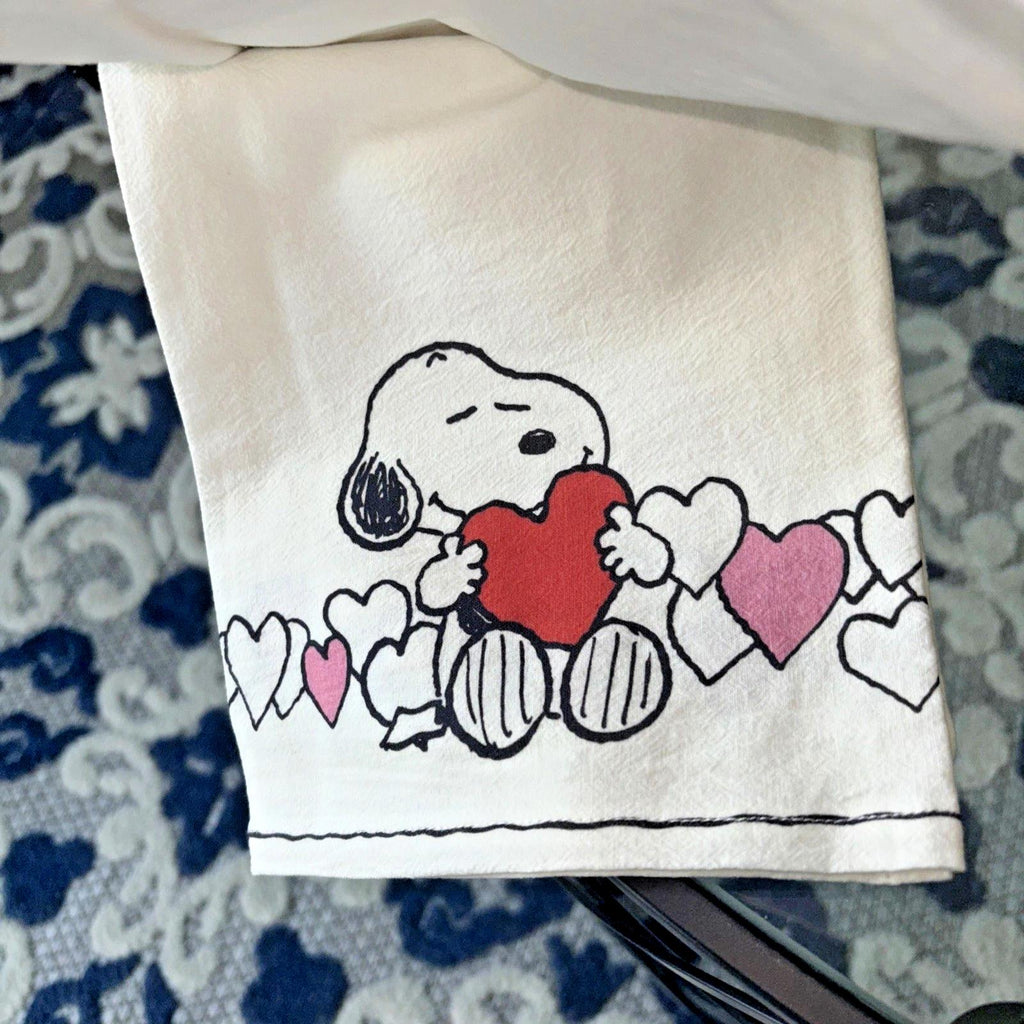 Pottery Barn Disney Snoopy Peanuts Towel Holiday gift party kid heart Gift SET 2