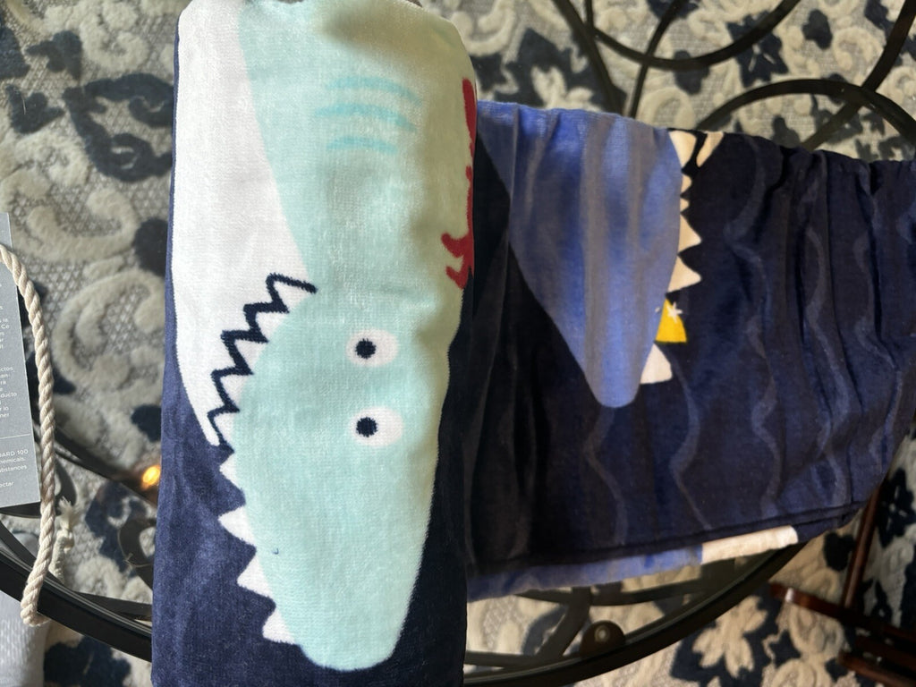 Pottery Barn Disney kid Shark Towel Bath boy school Beach stripe pool space ?? \