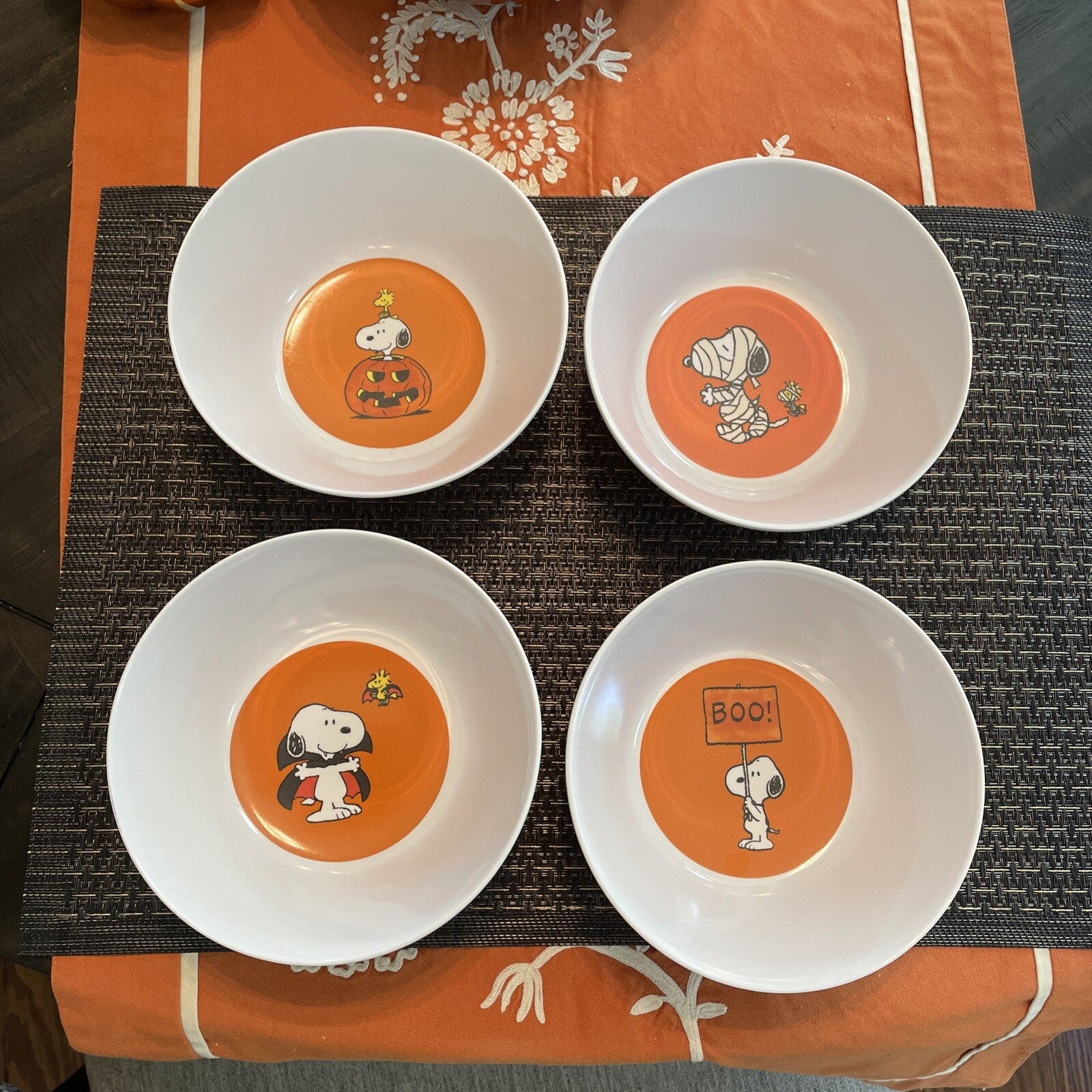 Pottery Barn Snoopy Halloween Bowl holiday party peanuts Disney school kids ?? -