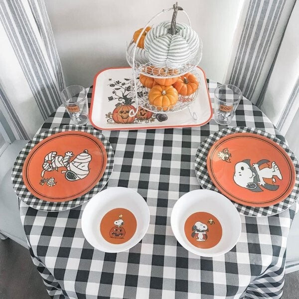 Pottery Barn Snoopy Halloween Bowl holiday party peanuts Disney school kids ?? -