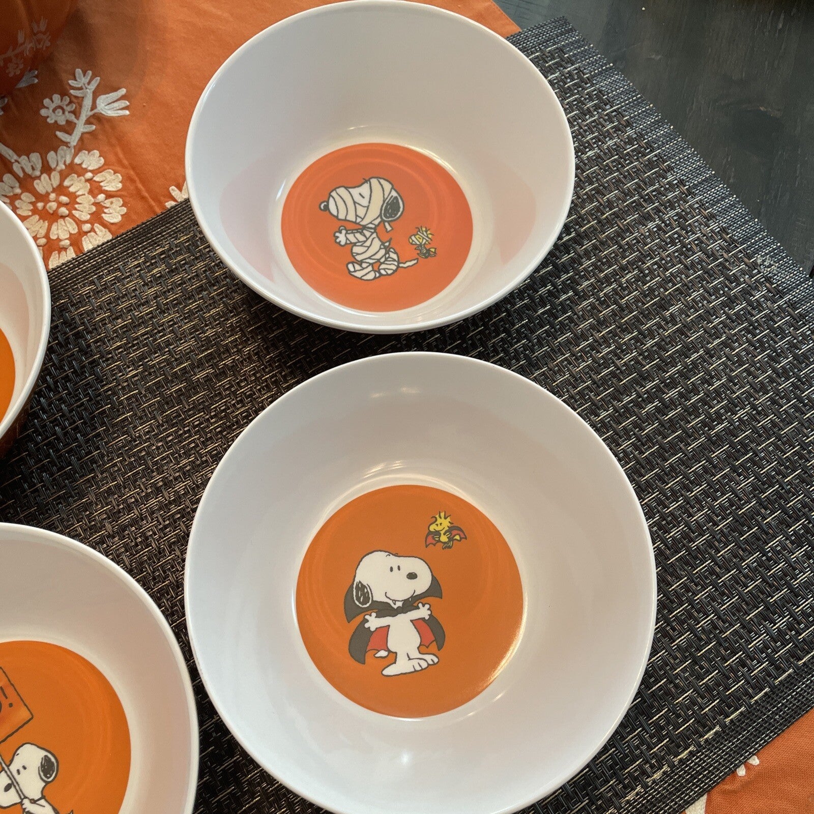 Pottery Barn Snoopy Halloween Bowl holiday party peanuts Disney school kids ?? -