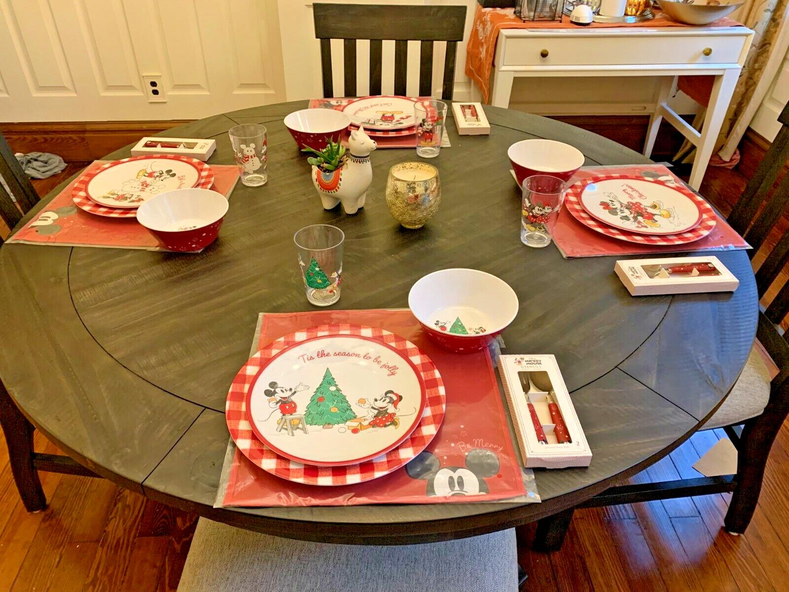 Disney Pottery Barn Plate Mickey Mouse holiday party school gift Christmas kid n