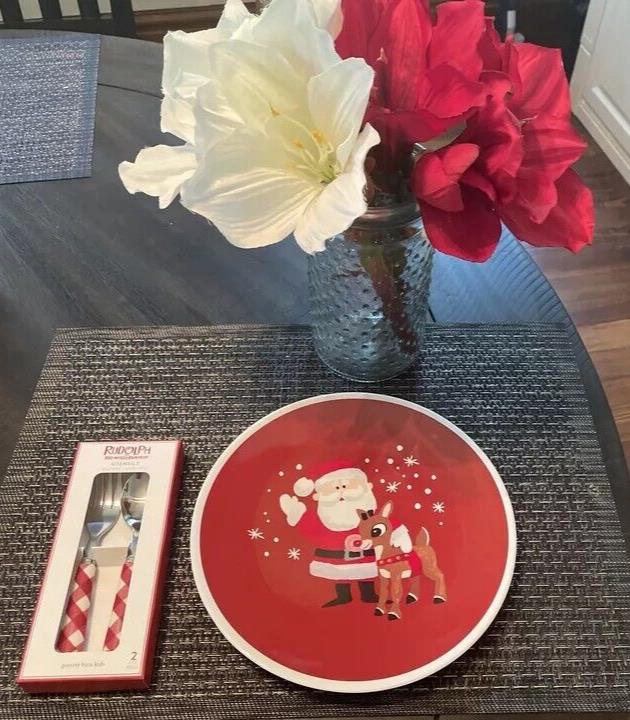 Pottery Barn holiday Rudolph Reindeer Santa Christmas PLATE+ UTENSIL party SET 2