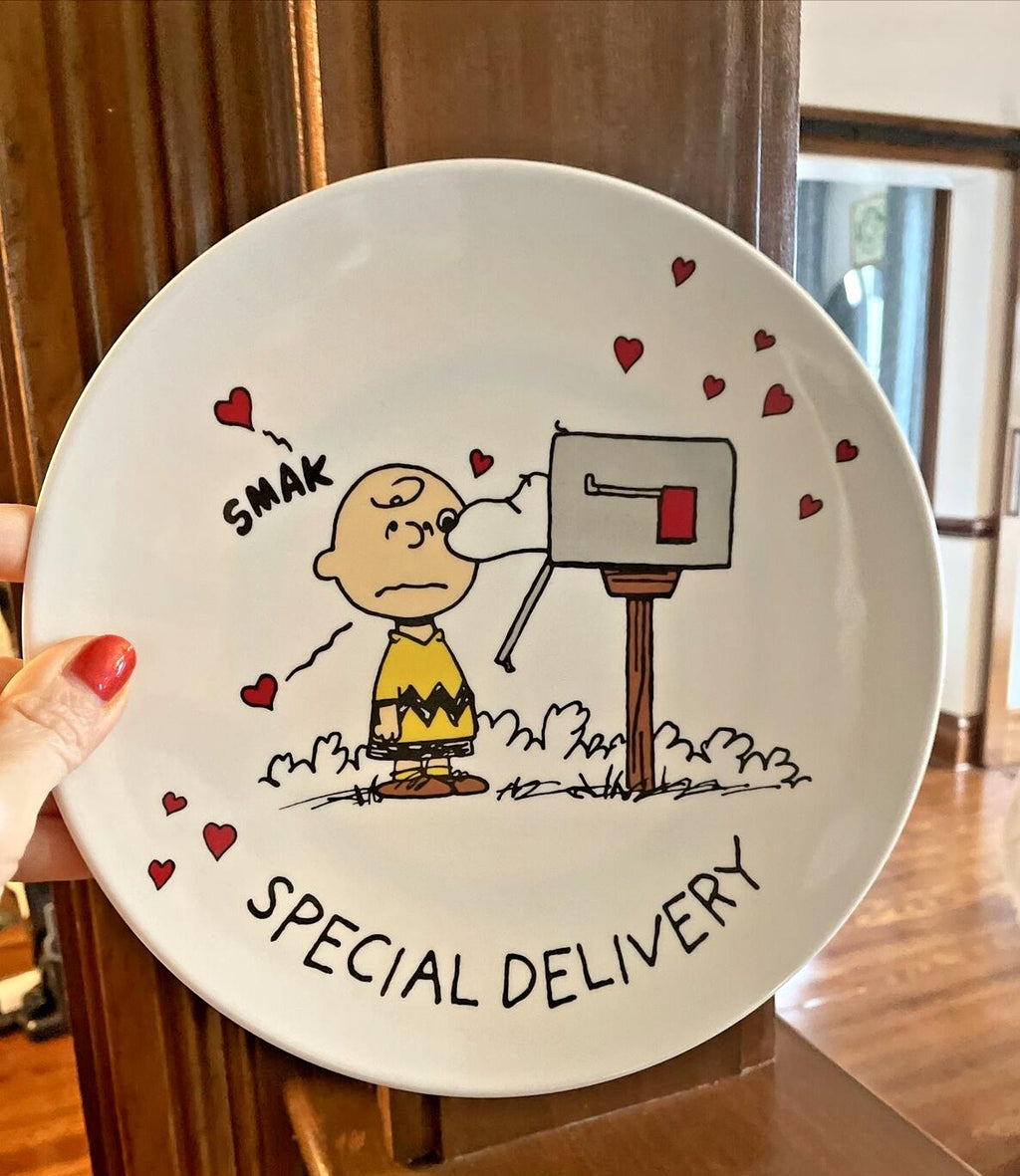 SNOOPY Pottery Barn Peanuts PLATE Holiday party school Disney lunch  SET 2  ?? n