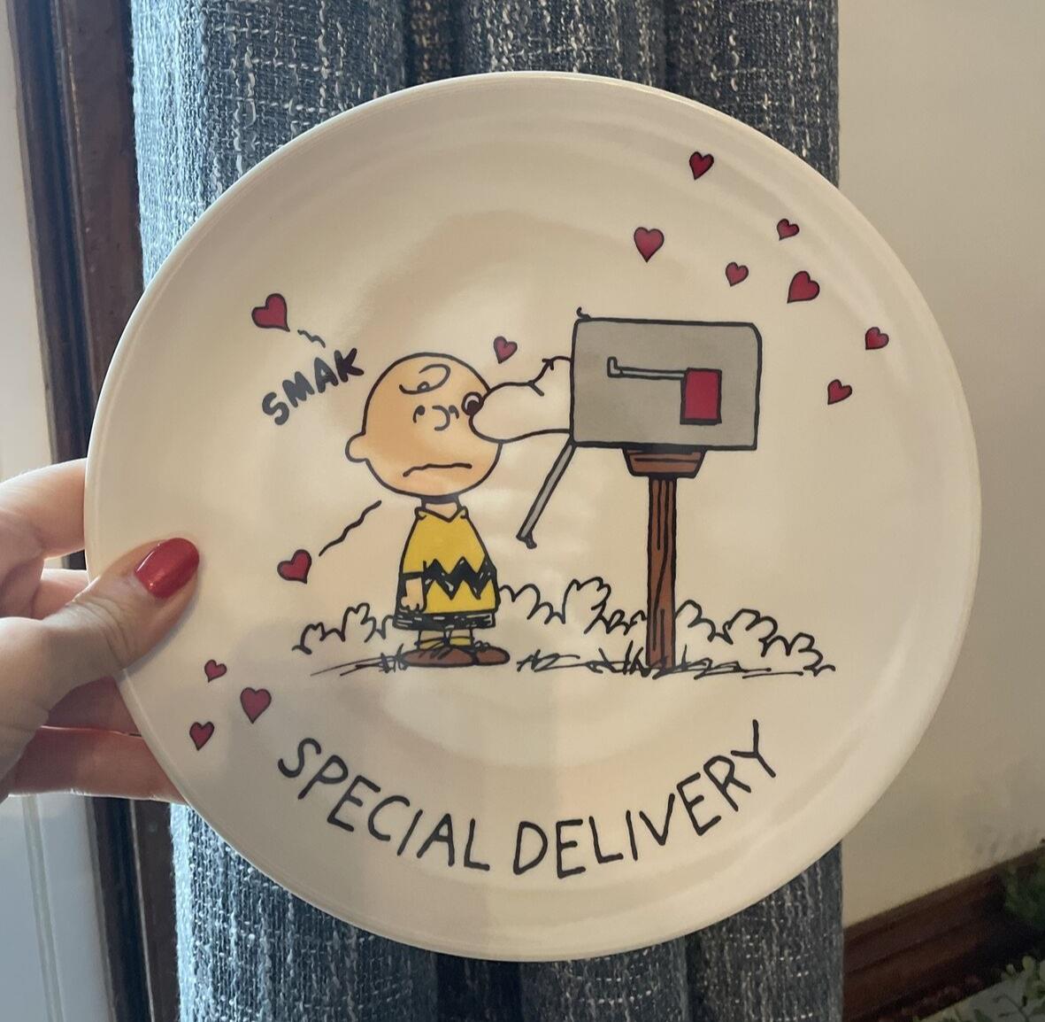 SNOOPY Pottery Barn Peanuts PLATE Holiday party school Disney lunch  SET 2  ?? n