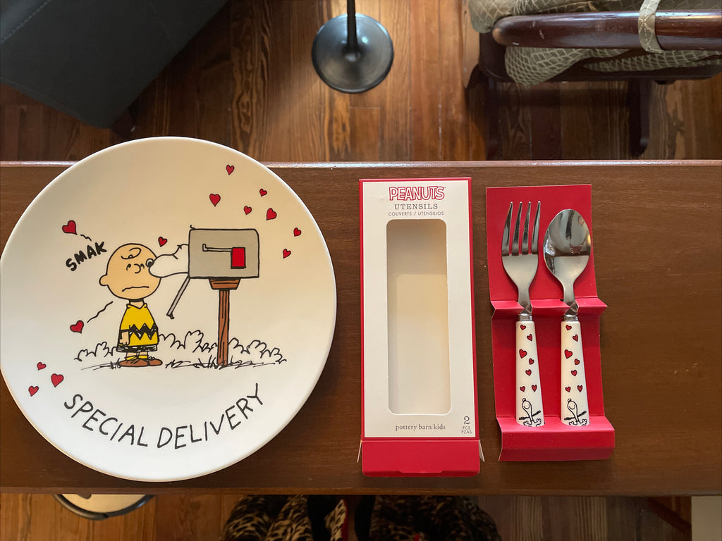 SNOOPY Pottery Barn Peanuts PLATE Holiday party school Disney lunch  SET 2  ?? n