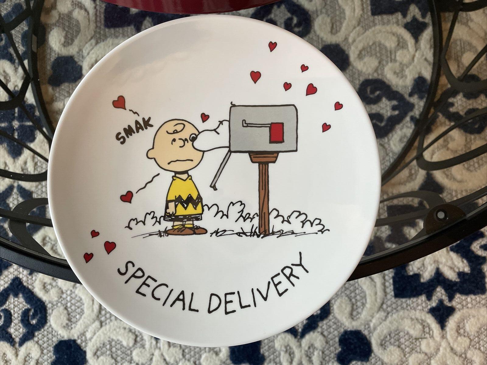SNOOPY Pottery Barn Peanuts PLATE Holiday party school Disney lunch  SET 2  ?? n
