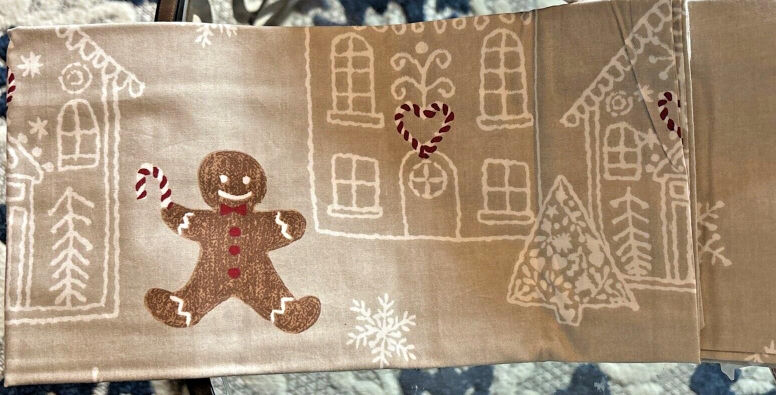 Pottery Barn Disney pillowcase Holiday Gingerbread Christmas Kid SET 2 gift ?? '