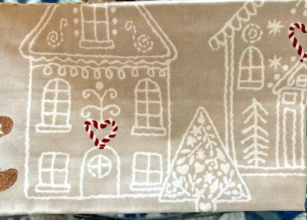 Pottery Barn Disney pillowcase Holiday Gingerbread Christmas Kid SET 2 gift ?? '