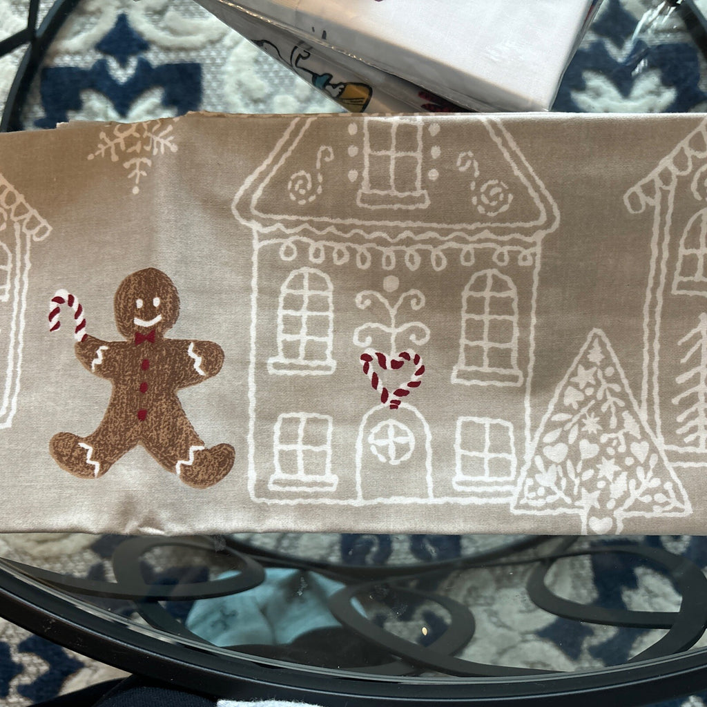 Pottery Barn Disney pillowcase Holiday Gingerbread Christmas Kid SET 2 gift ?? '
