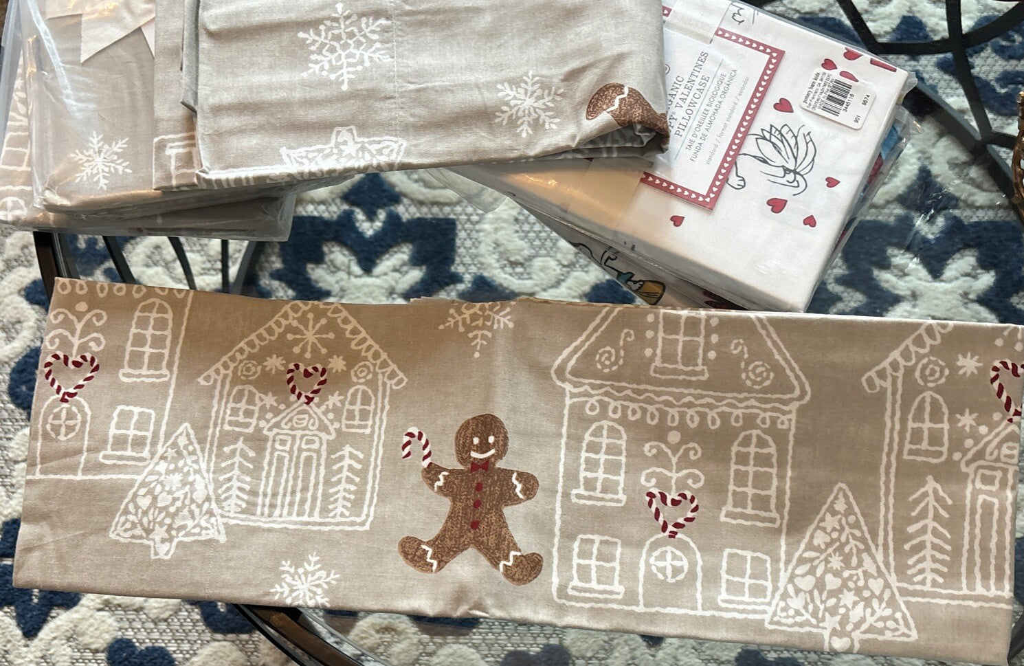 Pottery Barn Disney pillowcase Holiday Gingerbread Christmas Kid SET 2 gift ?? '