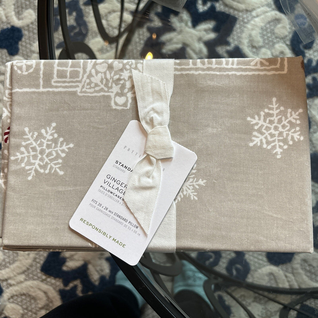 Pottery Barn Disney pillowcase Holiday Gingerbread Christmas Kid SET 2 gift ?? '