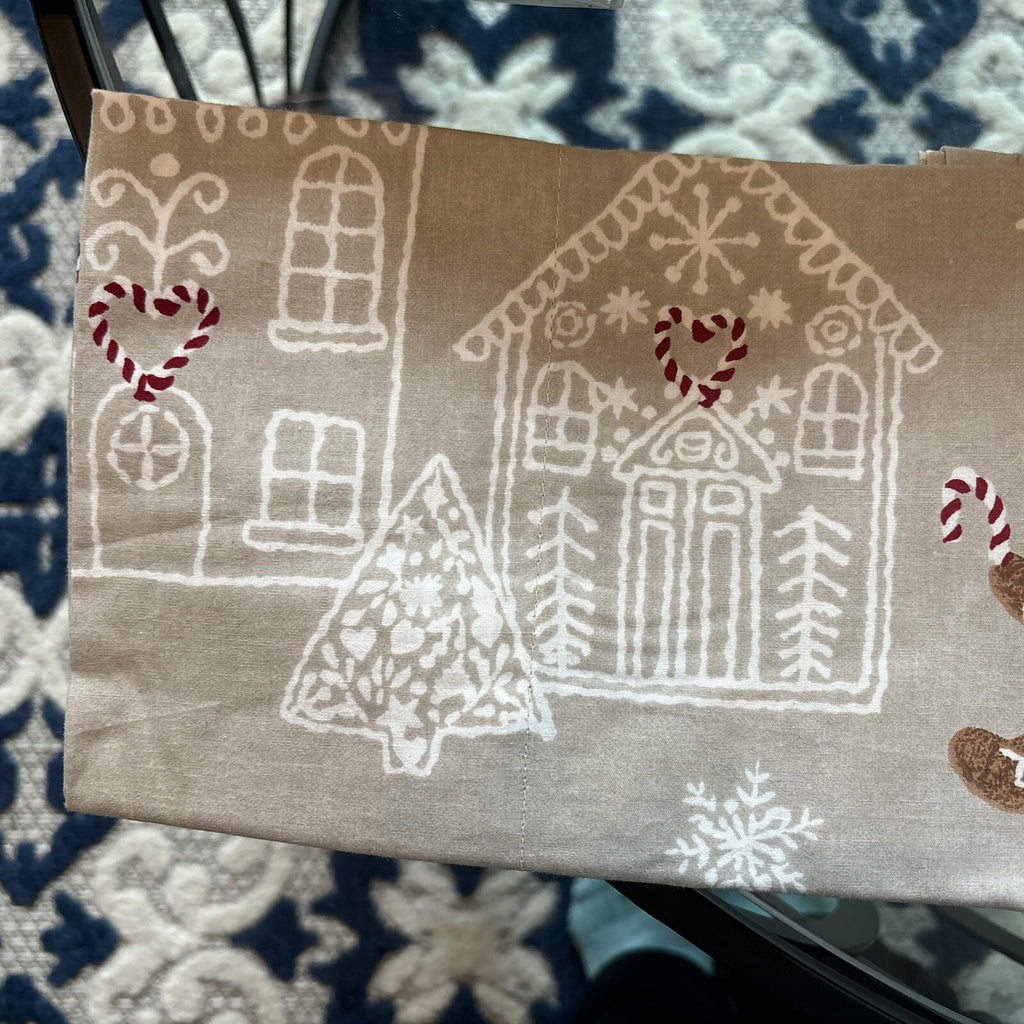 Pottery Barn Disney pillowcase Holiday Gingerbread Christmas Kid SET 2 gift ?? '