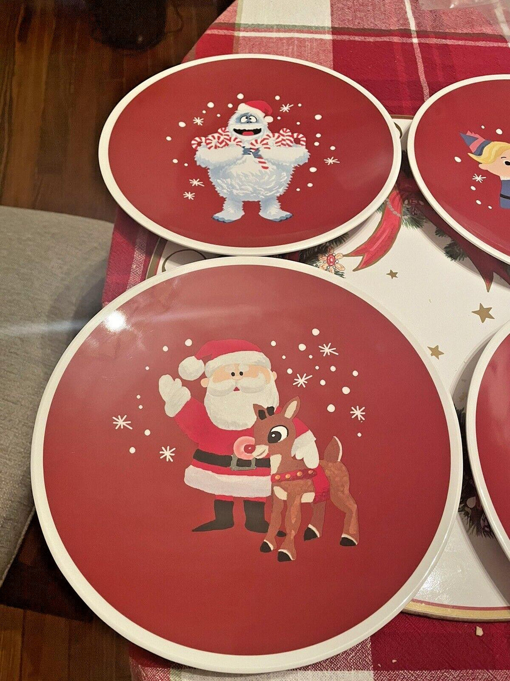 Rudolph Pottery Barn plate holiday party Santa Bumble Christmas Disney SET 4 -