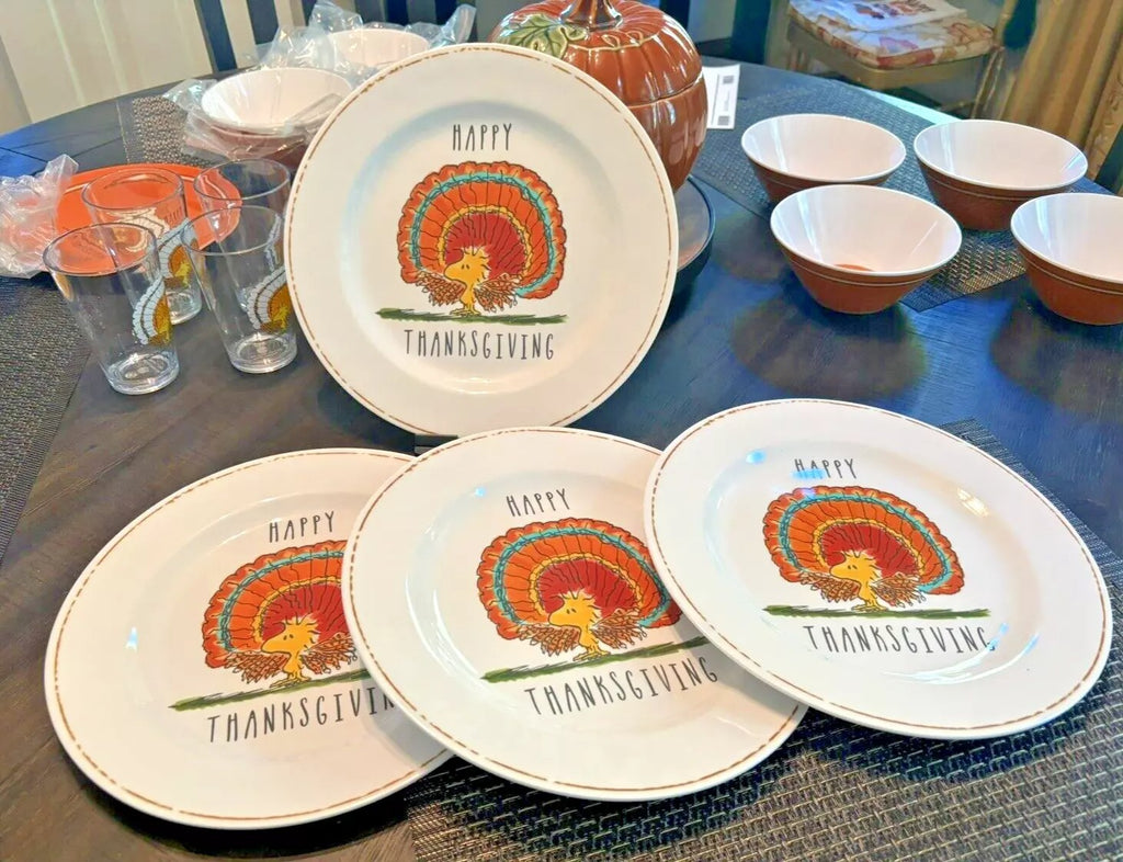 Pottery Barn Snoopy Thanksgiving Holiday Peanuts school kid dinner PLATE SET 8