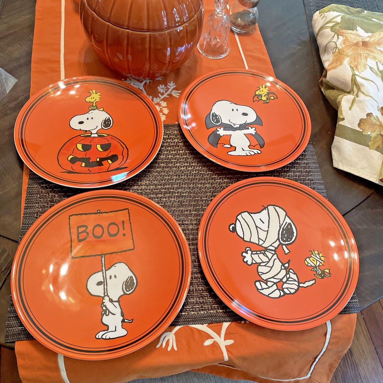 Snoopy Pottery Barn Peanuts Disney Halloween Plate holiday party kid SET 4 1
