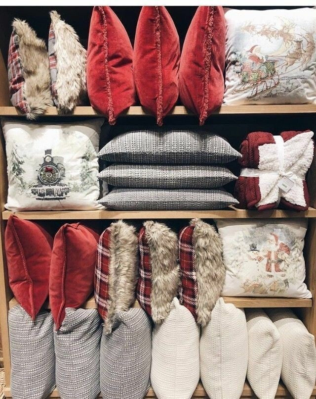 Pottery Barn Christmas NOSTALGIC SANTA SLED Pillow Cover 20 Holiday gift Party n