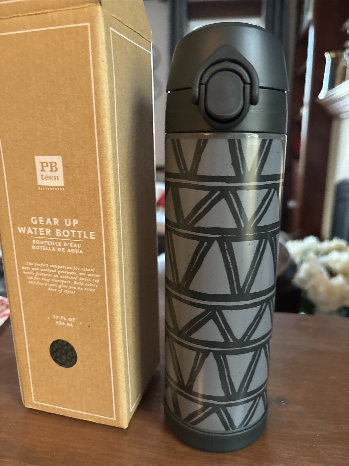 Pottery barn School WATER BOTTLE LARGE Holiday gear up cartoon comic boy Black .