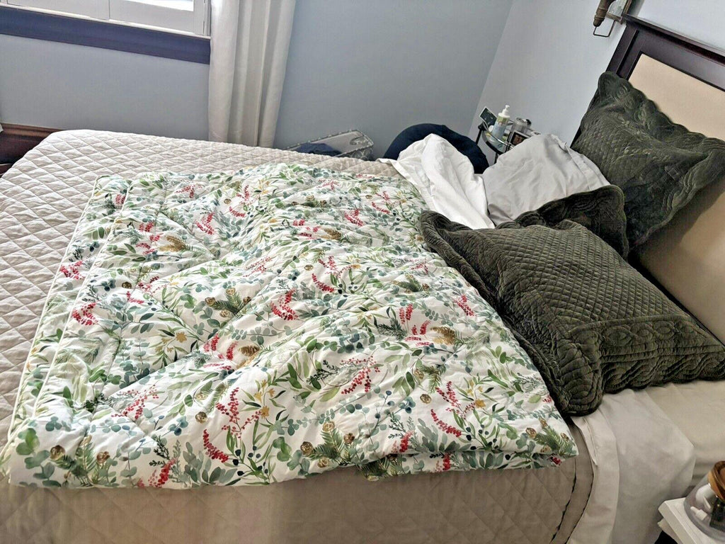 Pottery Barn Christmas comforter bed cover holiday party Size Queen quilted n
