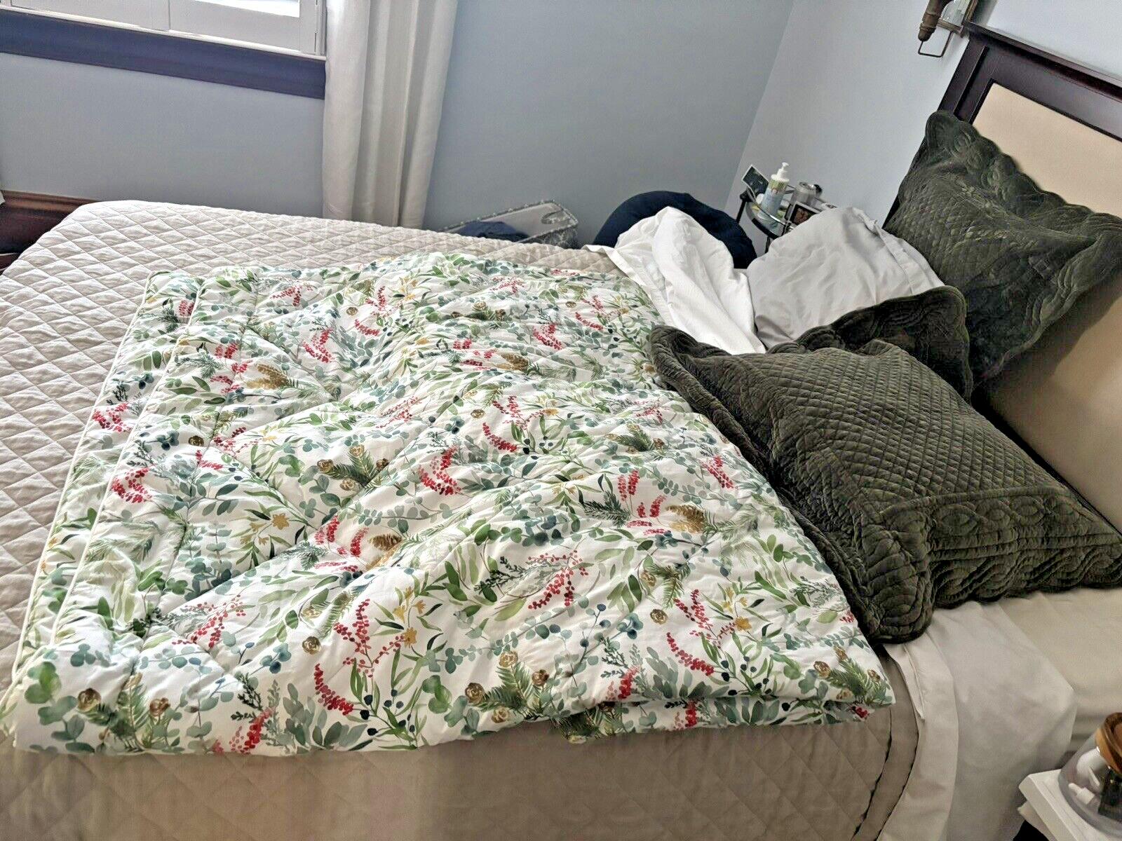 Pottery Barn Christmas comforter bed cover holiday party Size Queen quilted n