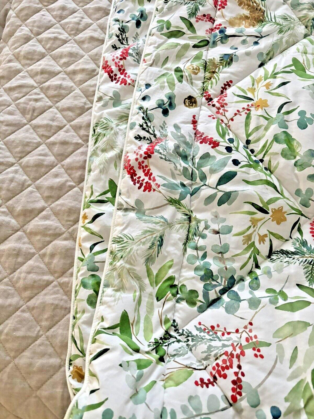 Pottery Barn Christmas comforter bed cover holiday party Size Queen quilted n