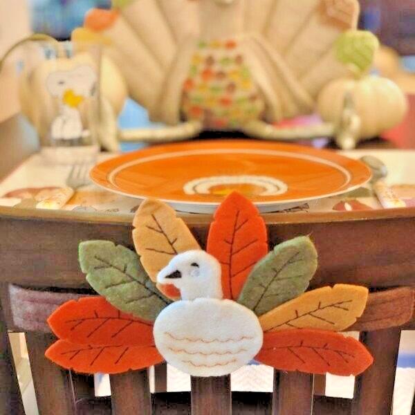 Pottery Barn Peanuts Snoopy holiday Thanksgiving party Disney DINNER PLATE SET 4