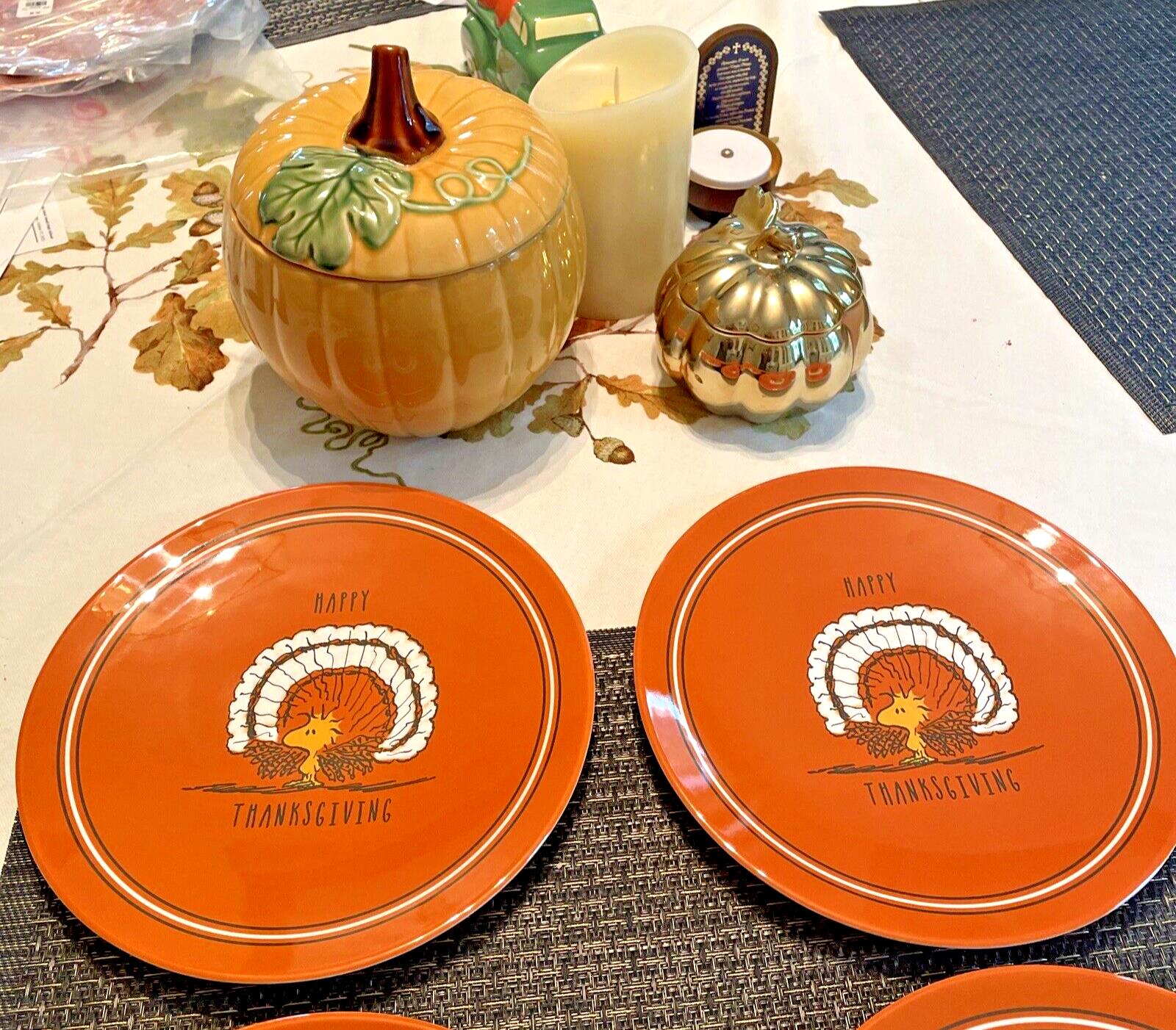 Pottery Barn Peanuts Snoopy holiday Thanksgiving party Disney DINNER PLATE SET 4