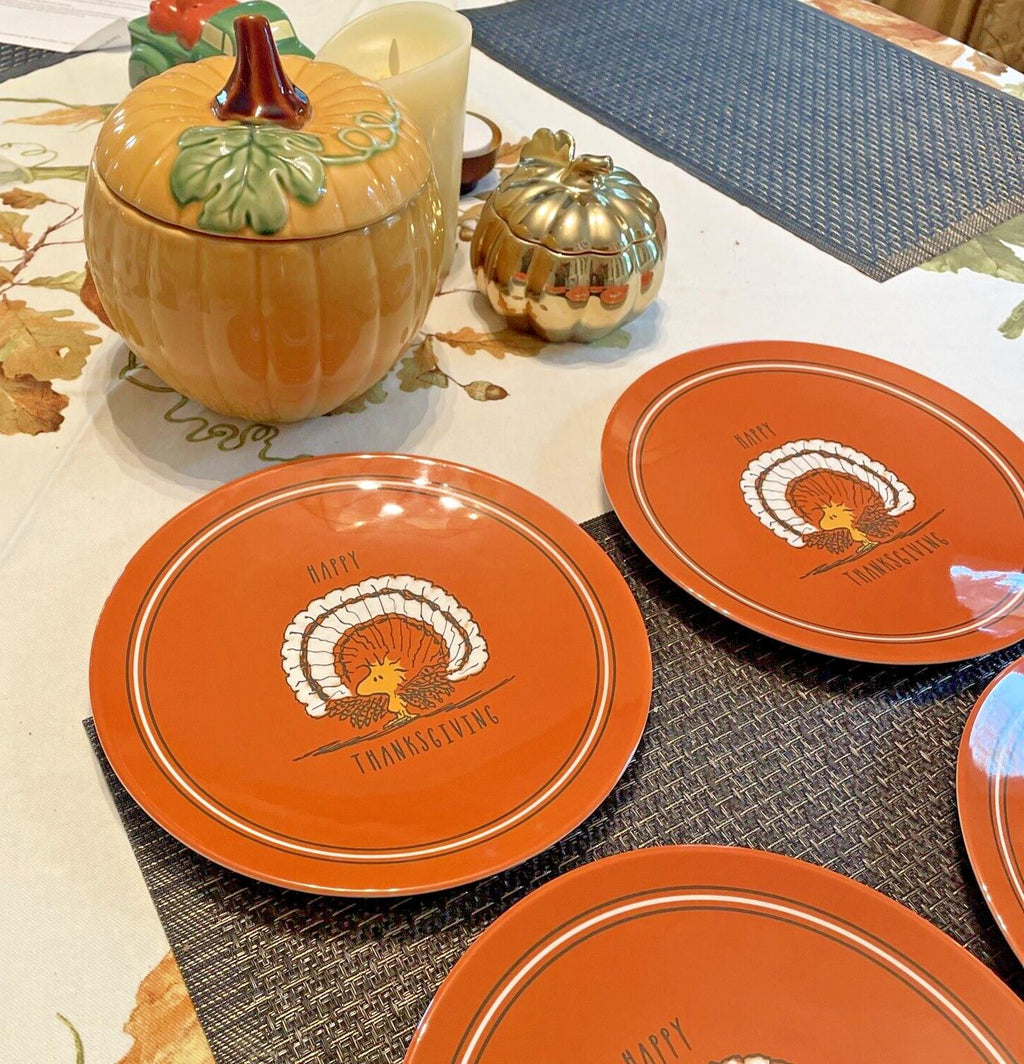 Pottery Barn Peanuts Snoopy holiday Thanksgiving party Disney DINNER PLATE SET 4
