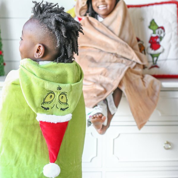 Pottery Barn GRINCH Christmas holiday bath towel school Disney kid gift Seuss 1