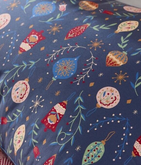 GARNET HILL holiday Blanket Disney Christmas mom school girl party decor guest -