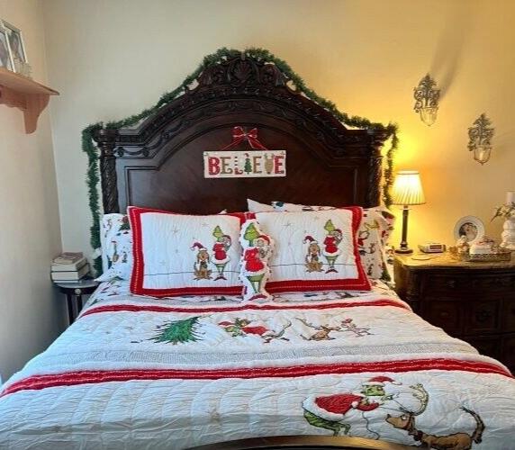 Pottery Barn Grinch Christmas Seuss Holiday Disney Gift party kid pillow sham '
