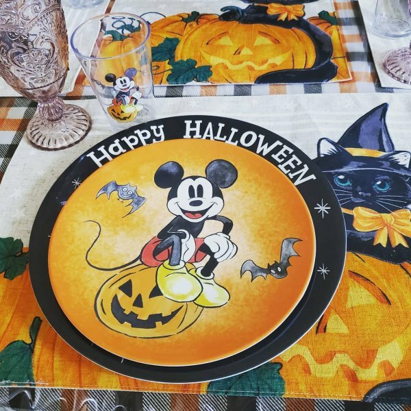 Disney Pottery Barn Mickey Mouse Plate Halloween holiday Party gift kid SET 4 r