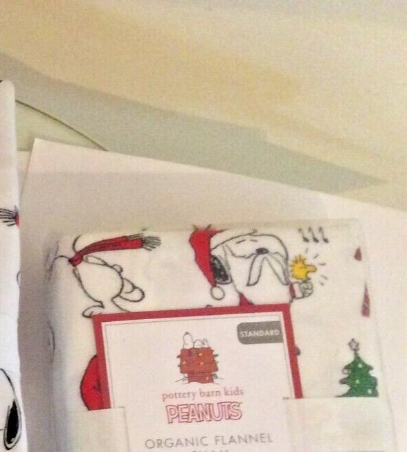 Pottery Barn Snoopy Peanuts Holiday Christmas Disney gift kid Pillowcase new ??[