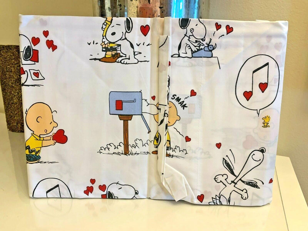Pottery Barn Peanuts PILLOWCASE holiday kid Disney heart Birthday snoopy ??  -y