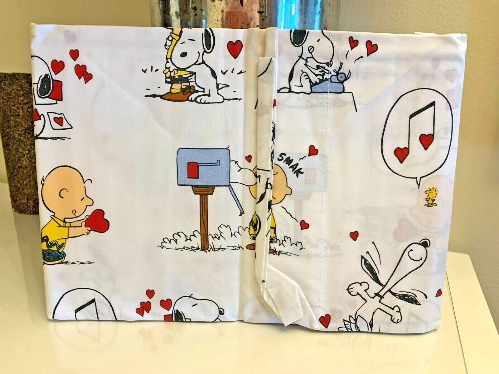 Pottery Barn Peanuts PILLOWCASE holiday kid Disney heart Birthday snoopy ??  -y