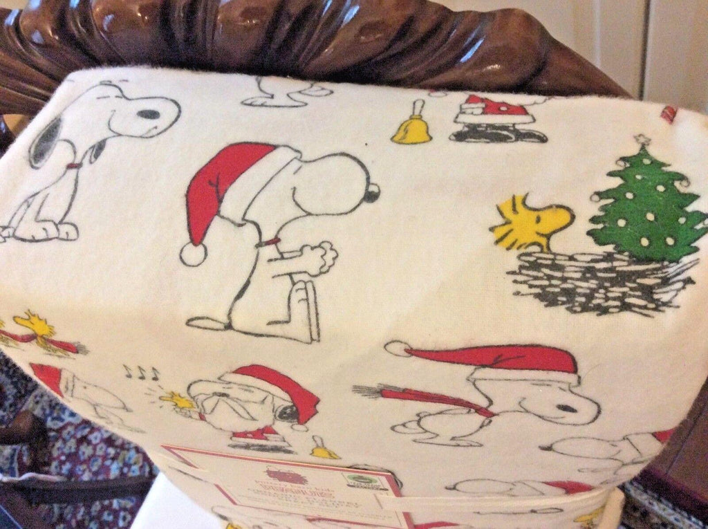 Snoopy Pottery Barn Peanuts Twin Sheet Holiday Party Christmas dog Charlie 1