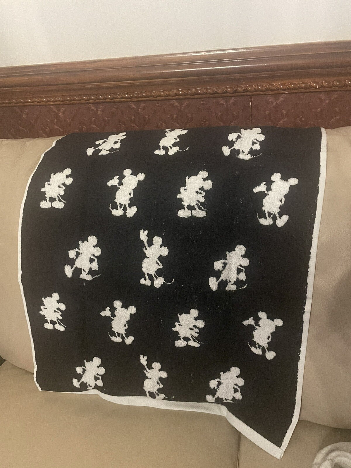 Disney Pottery barn Mickey Mouse towel hand kitchen bath holiday party gift a