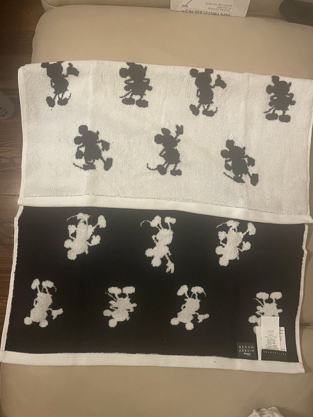 Disney Pottery barn Mickey Mouse towel hand kitchen bath holiday party gift a