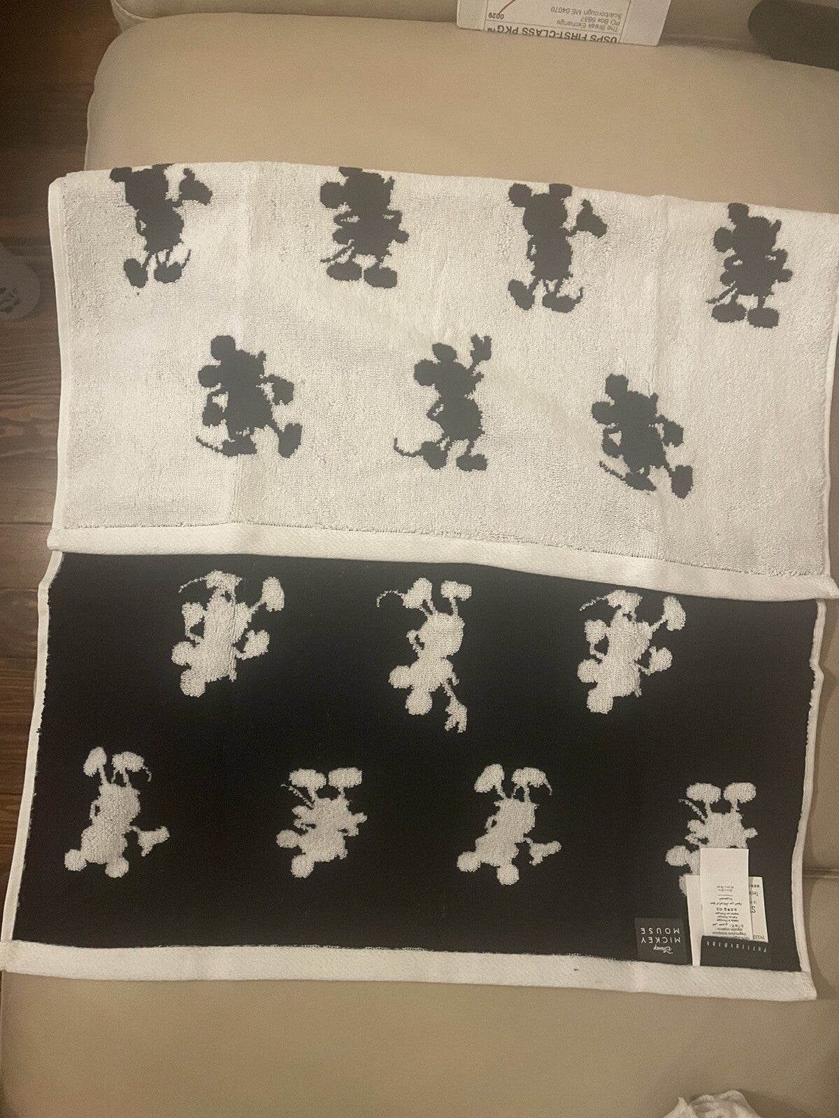 Disney Pottery barn Mickey Mouse towel hand kitchen bath holiday party gift a