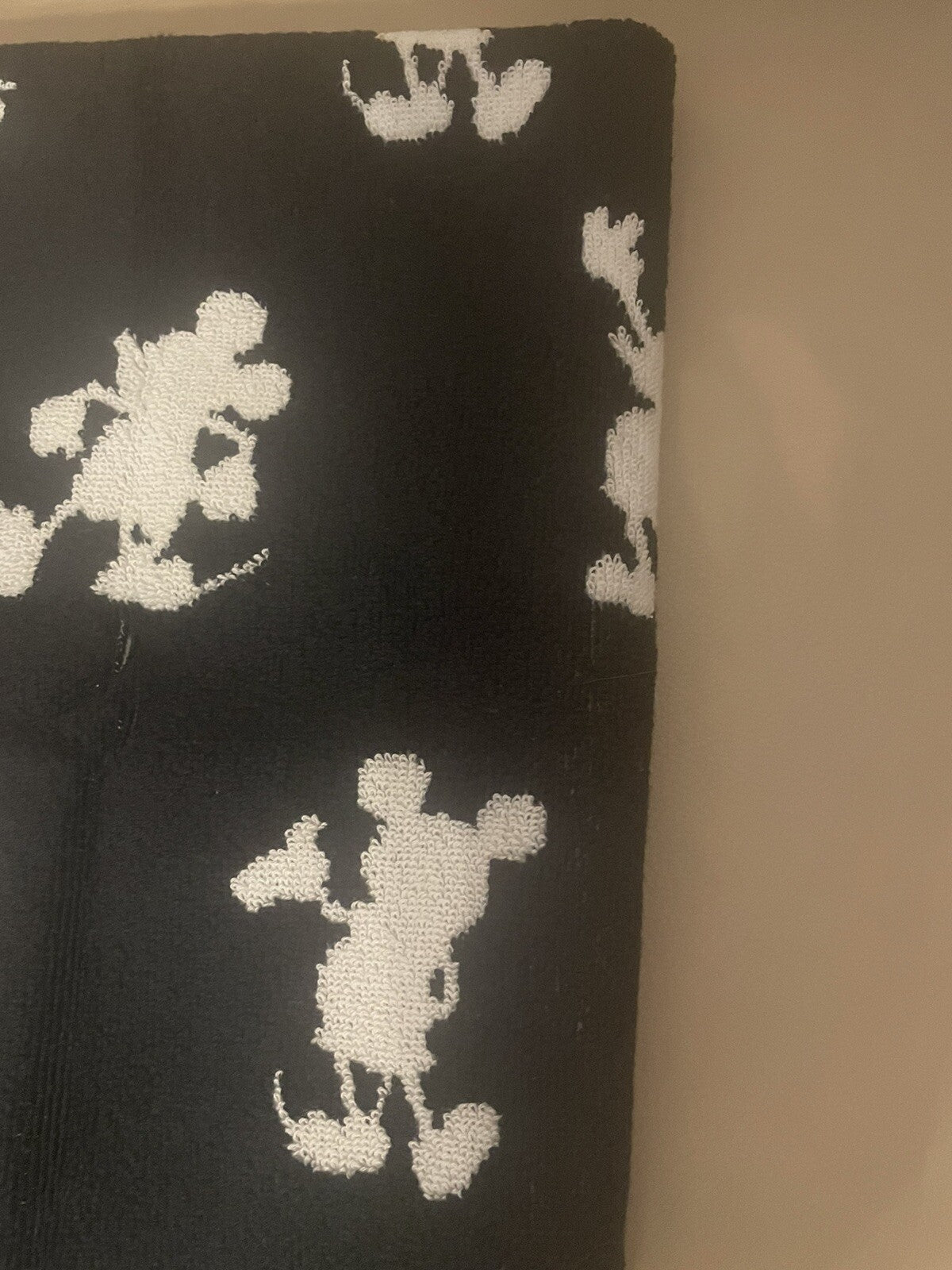 Disney Pottery barn Mickey Mouse towel hand kitchen bath holiday party gift a