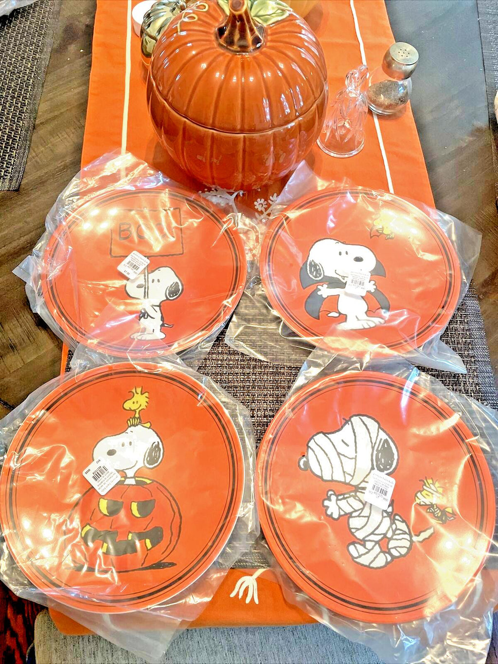 Snoopy Pottery Barn PLATE UTENSIL Peanuts Halloween holiday Disney party SET 8 -