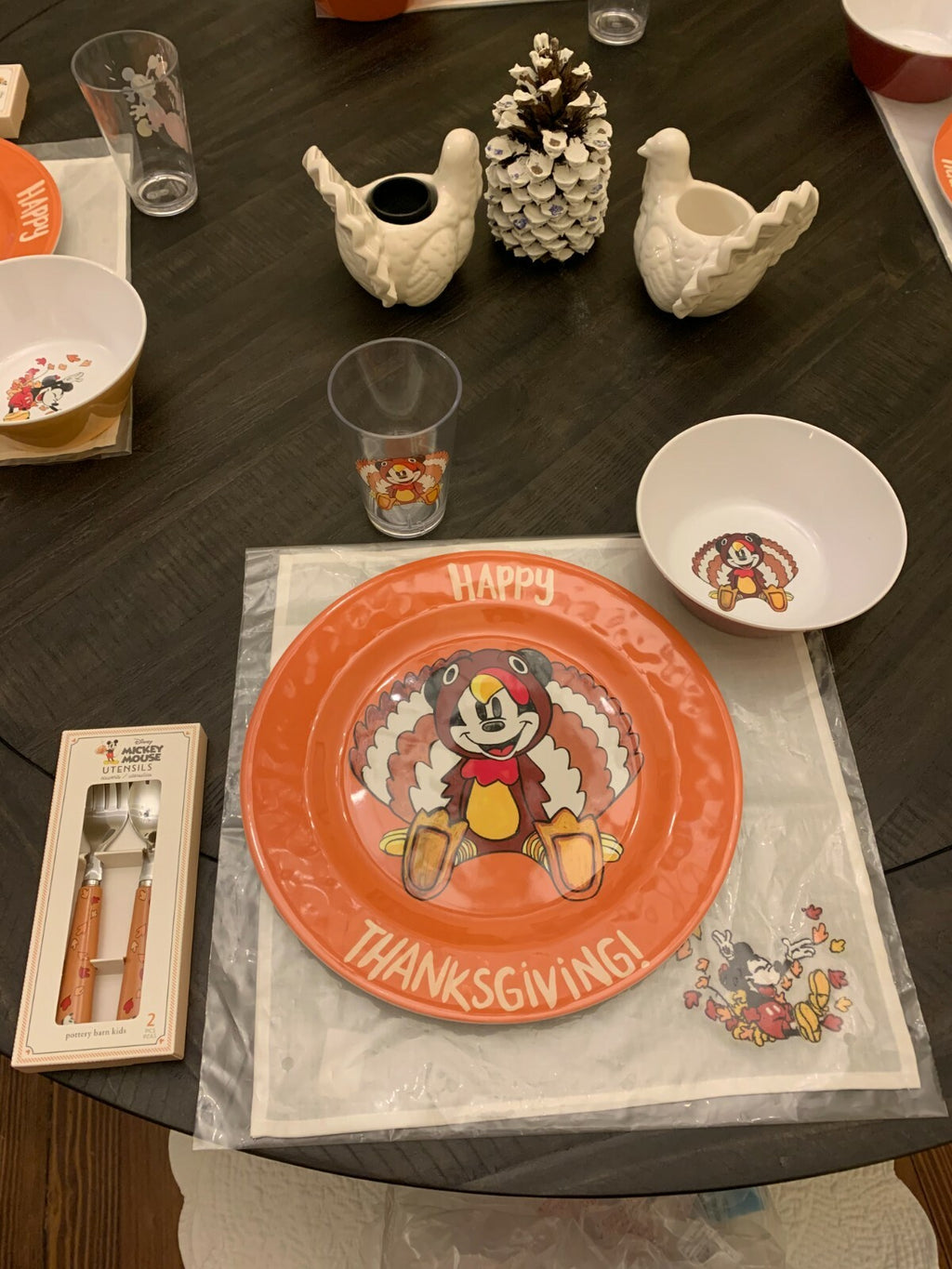 Pottery Barn Mickey Mouse holiday School kid Birthday dinner disney plate SET 4"