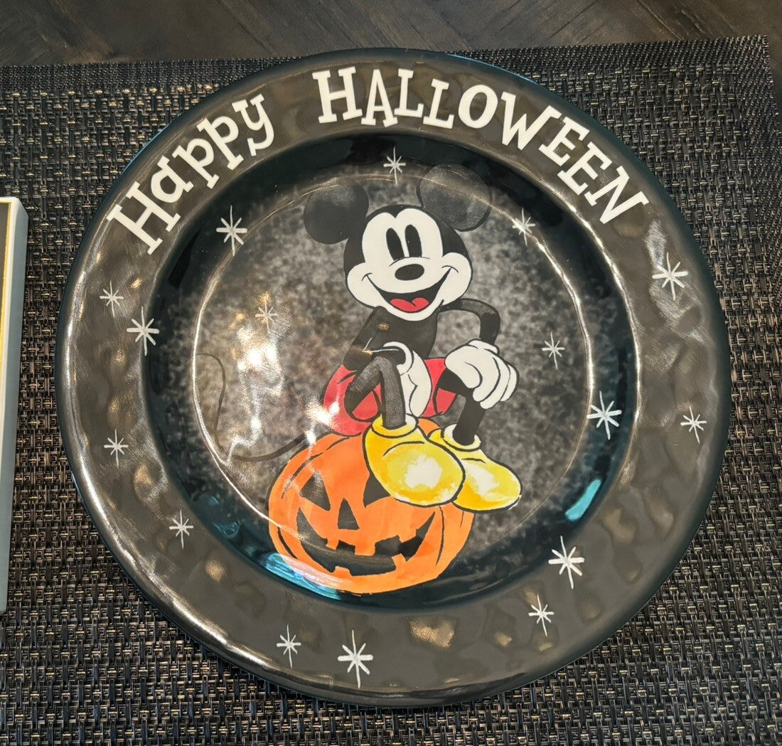 Disney Pottery Barn Plate Mickey Mouse Halloween Peanuts holiday party school r