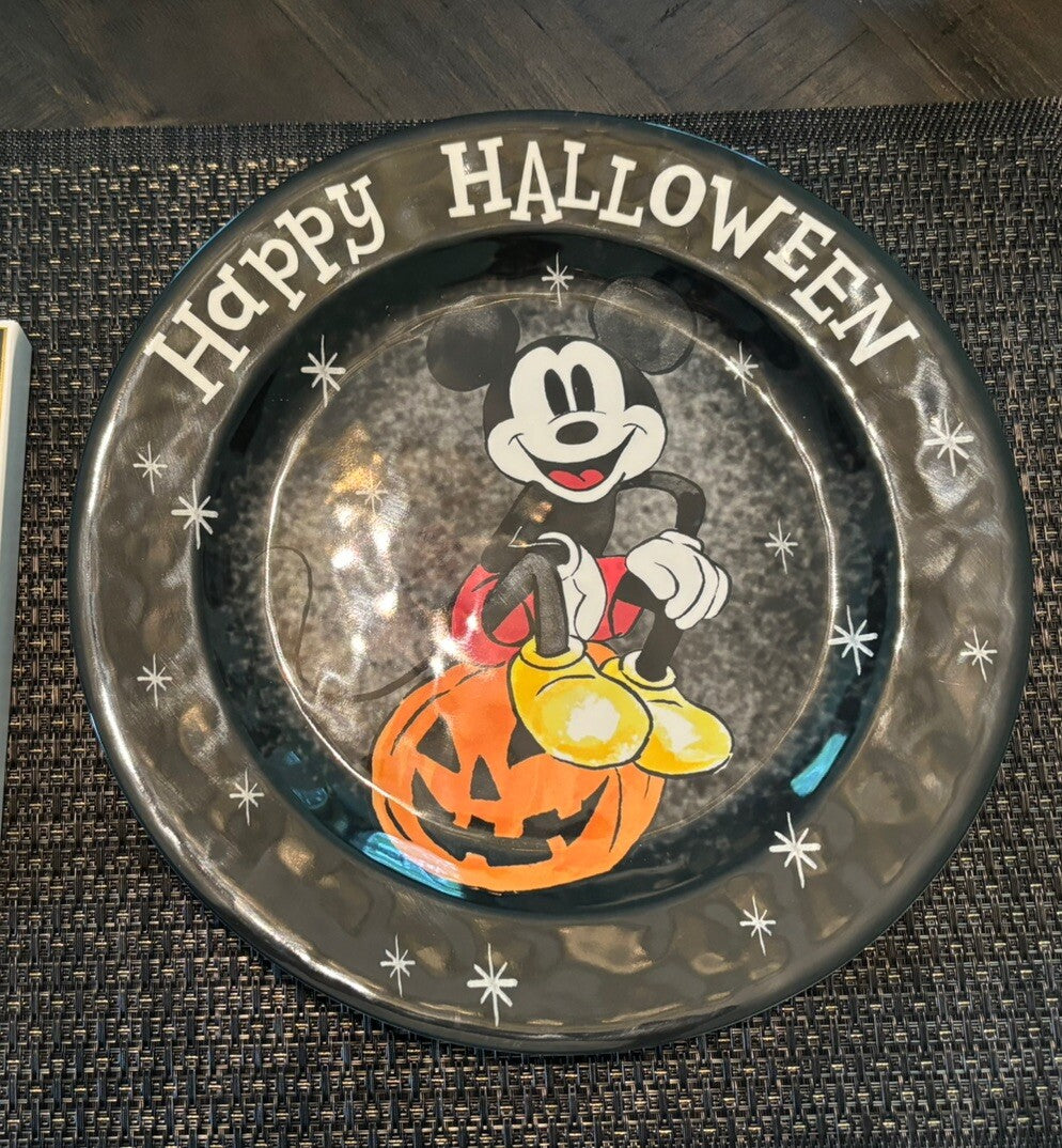 Disney Pottery Barn Plate Mickey Mouse Halloween Peanuts holiday party school r